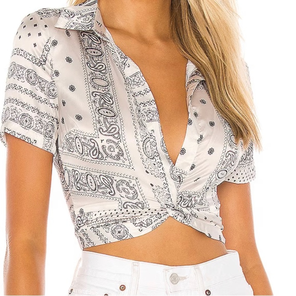 Jenela Twist Front Shirt in Cream & Black